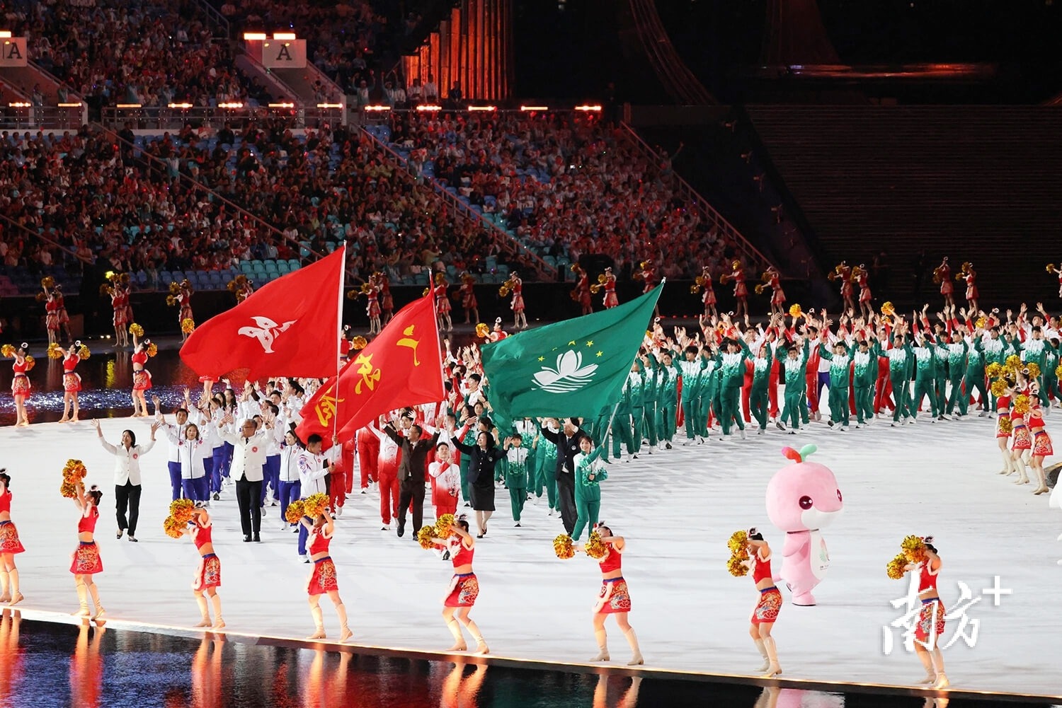 十三水里的“三顺子”特权：解析特殊牌型在免摆状态下的保底收益。（十三水“三顺子”特权解析：免摆规则下的保底收益）